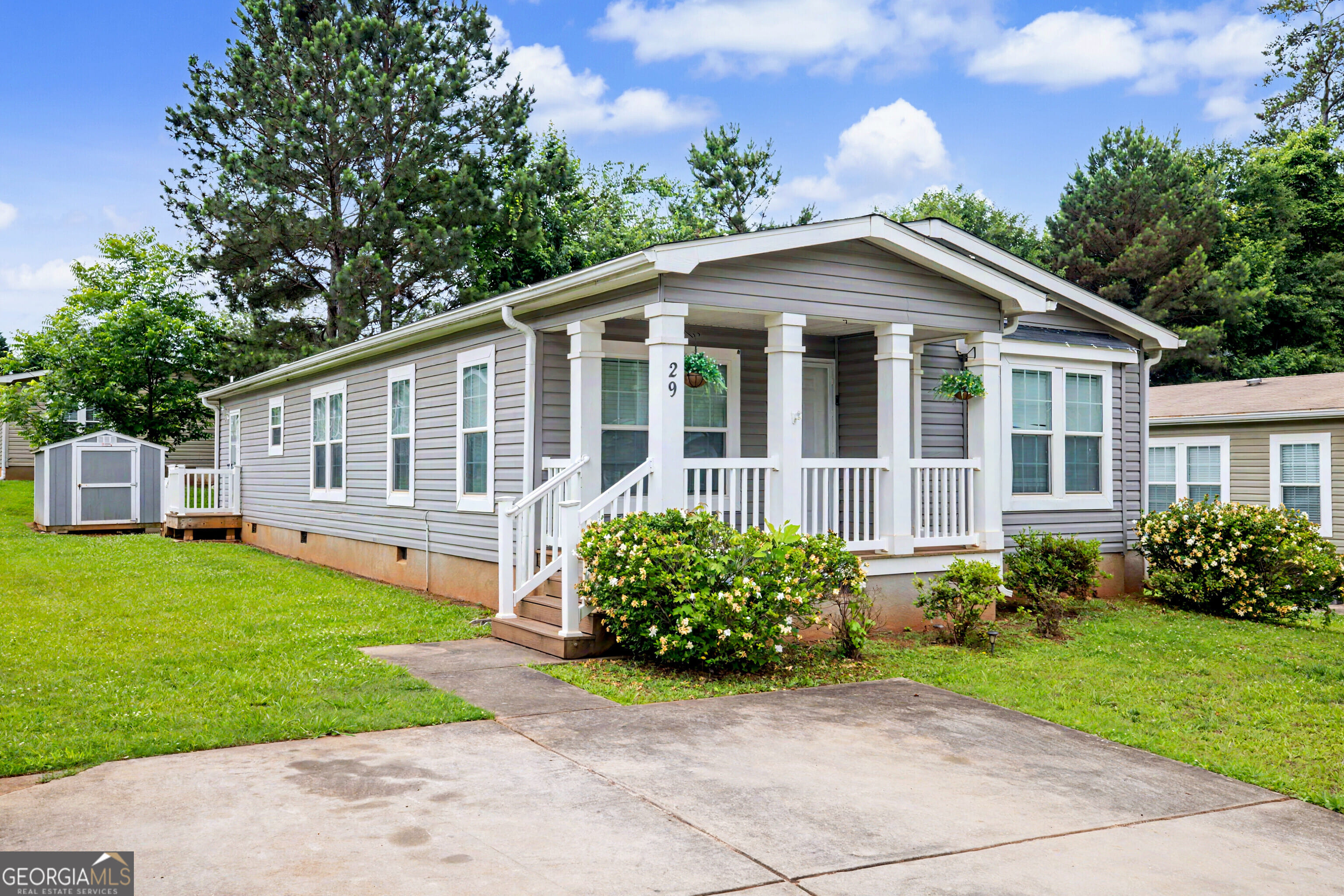 29 Meadowview St, Newnan, GA 30263
