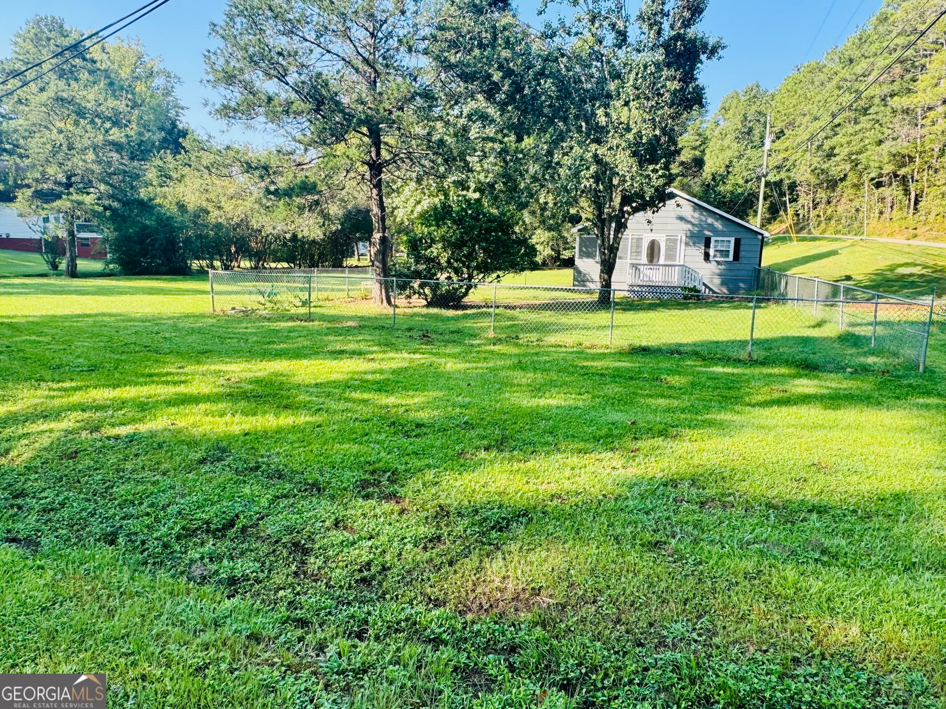 482 E Pine Lake Dr, West Point, GA 31833
