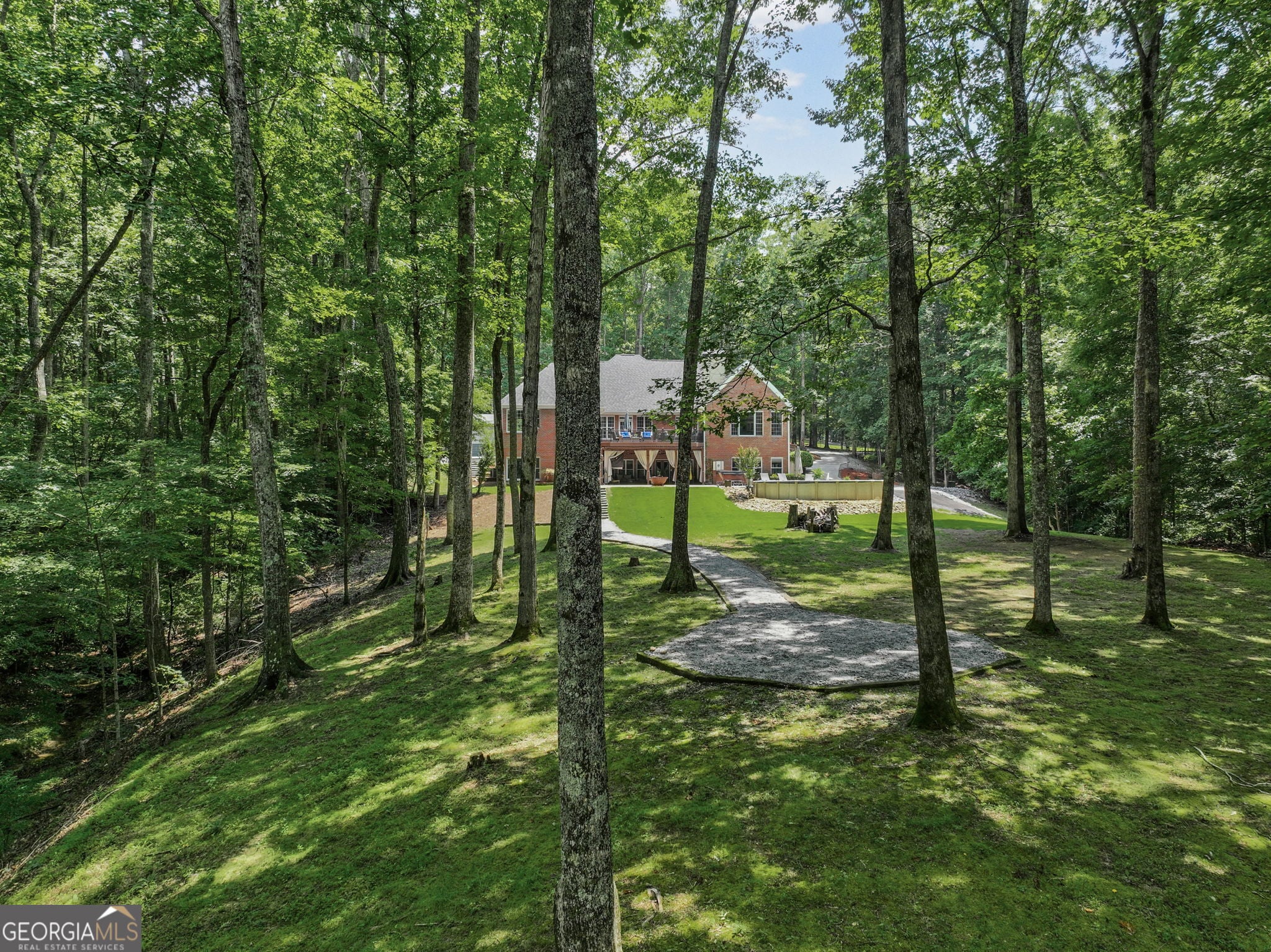 75 Waters Edge Ln, Newnan, GA 30263