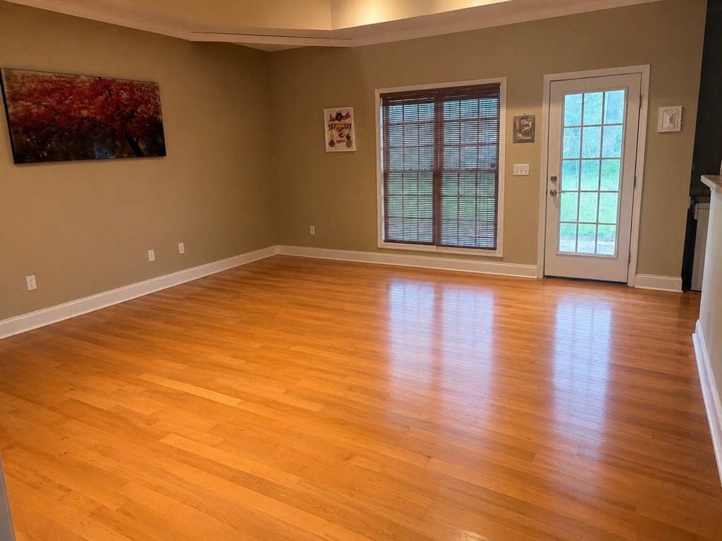 124 Young Ln, Hamilton, GA 31811