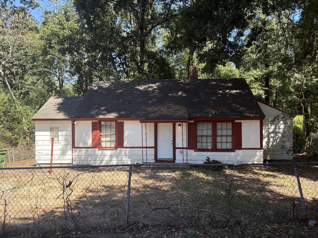 11 Cantrell Dr, Columbus, GA 31903