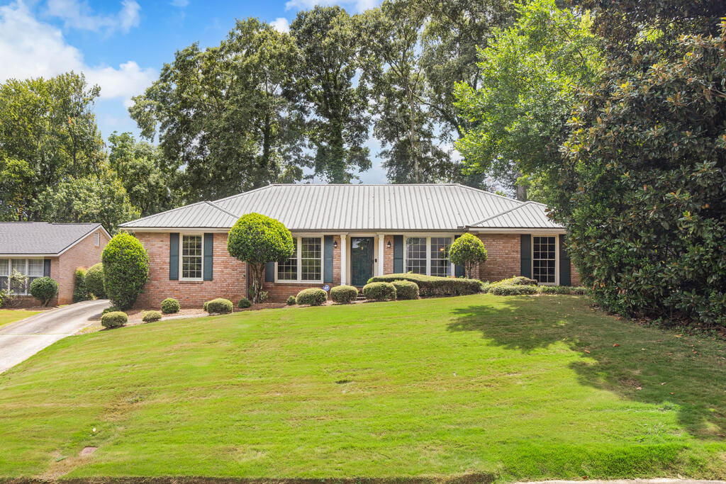6240 Charing Dr, Columbus, GA 31909