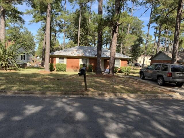 1213 Towering Pines Ln, Albany, GA 31705