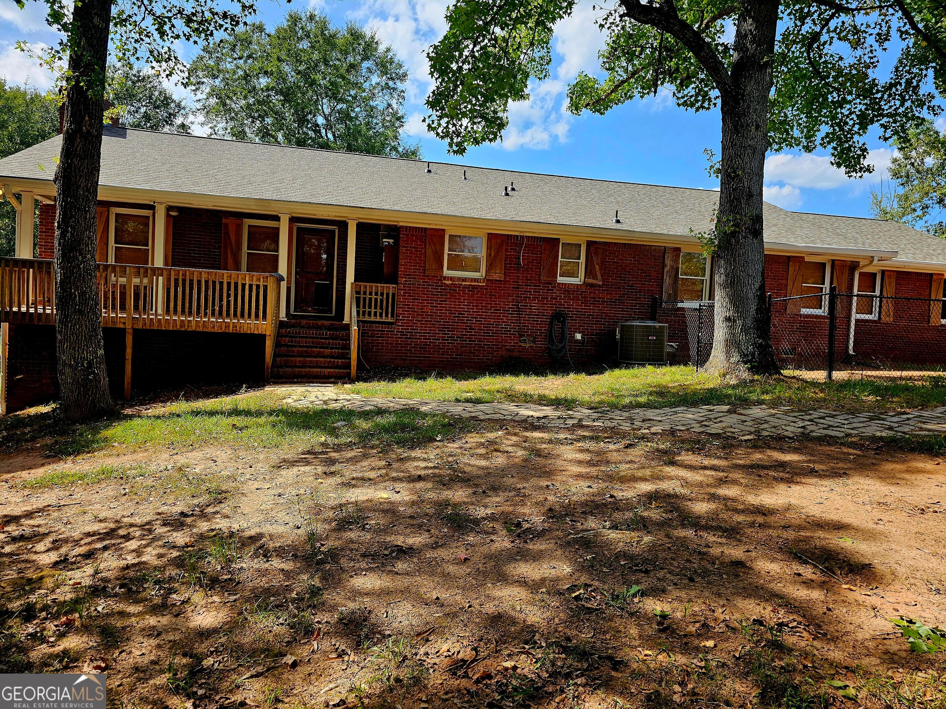 100 Dolly Nixon Rd, Senoia, GA 30276