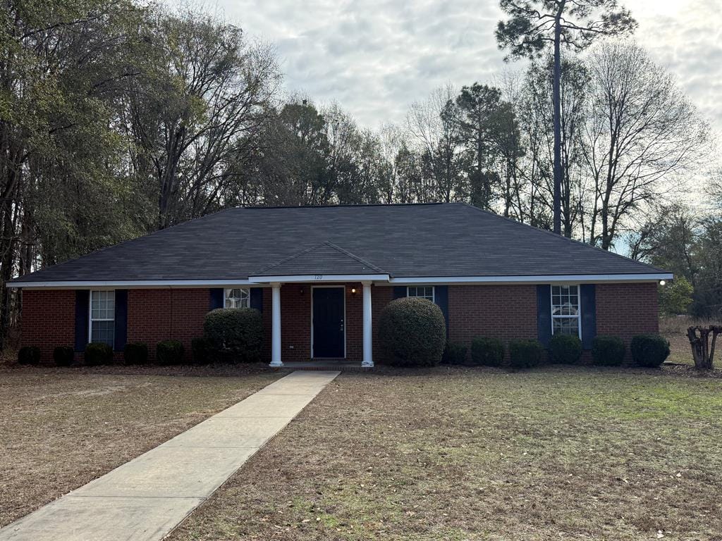 120 Edge Lake Dr, Leesburg, GA 31763