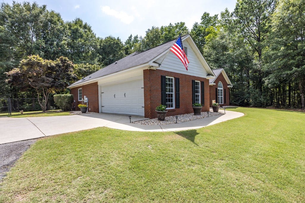 56 Eagles Pointe Loop, Midland, GA, 31820-5186 — Photo 2