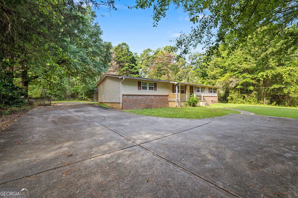 1565 Gordon Rd, Moreland, GA 30259