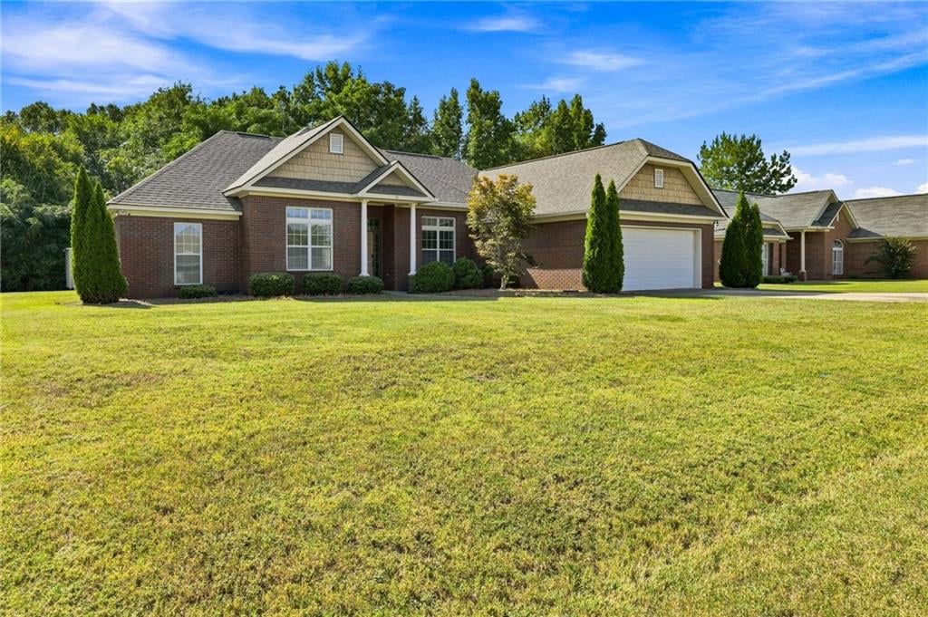 31 Ridgebrook Dr, Phenix City, AL 36869