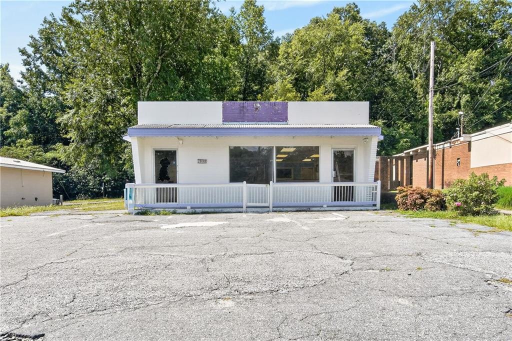 1801 Crawford Rd, Phenix City, AL 36867