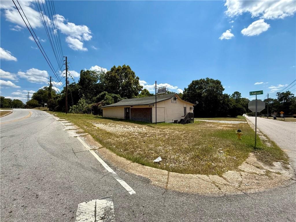 1321 S Railroad St, Phenix City, AL 36867