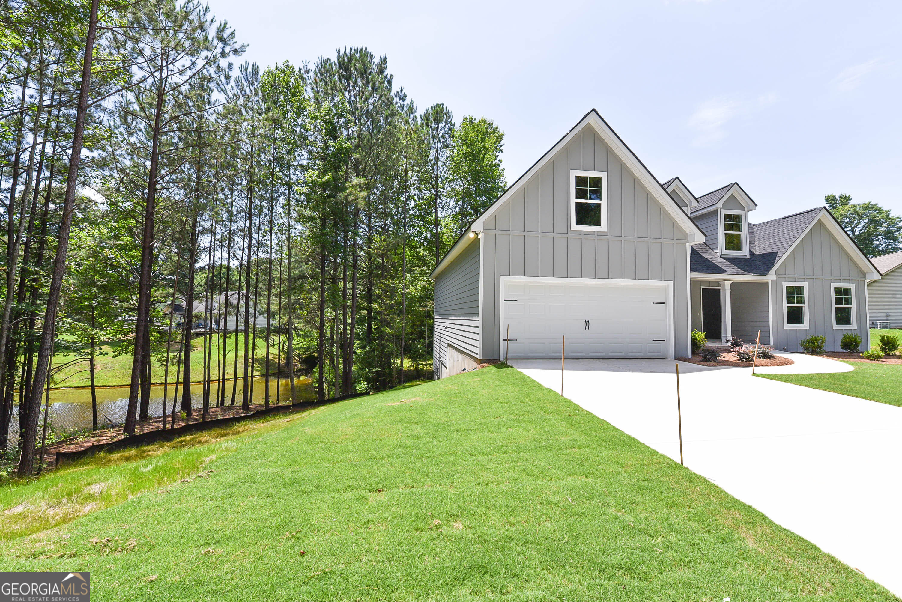 110 Fuller Ct, Grantville, GA 30220