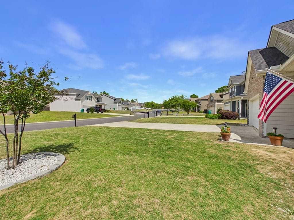 129 Wood Hill Drive, Smiths Station, AL, 36877 — Photo 3