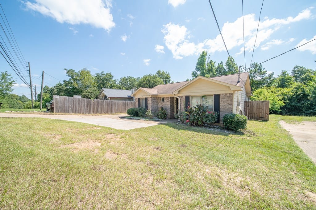 416 Pinecrest Dr, Columbus, GA 31907