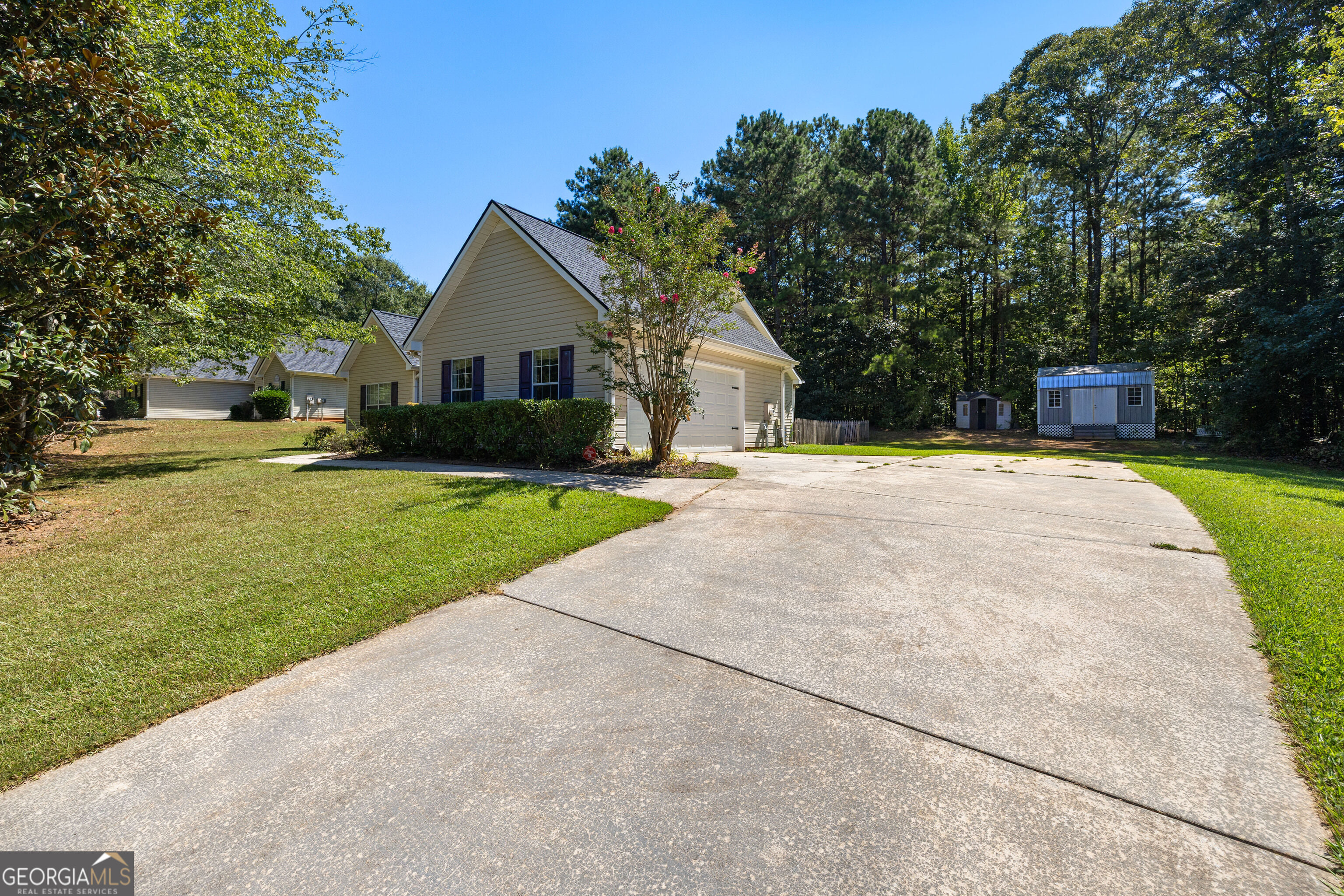 20 Walton Woods Dr, Newnan, GA 30263