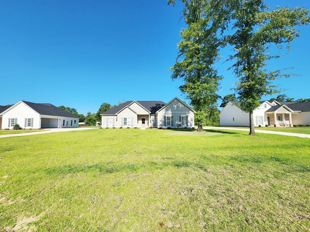 240 Hollister Drive, Leesburg, GA, 31763