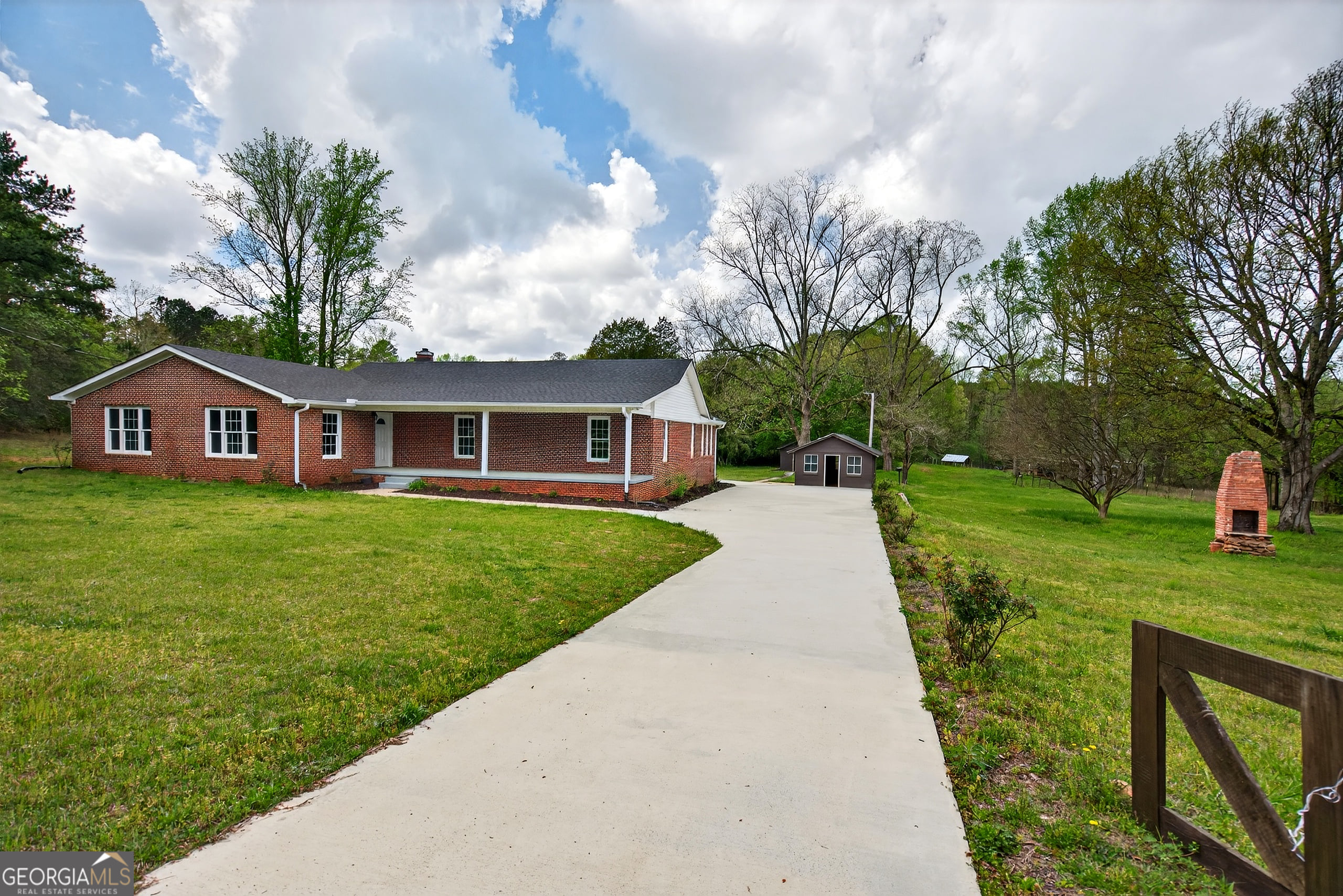 7142 Hamilton Rd, Pine Mountain, GA 31822