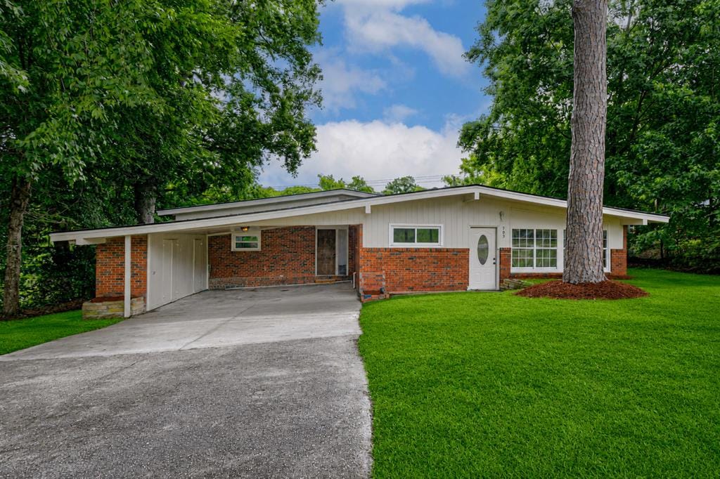 703 S Seale Rd, Phenix City, AL 36869