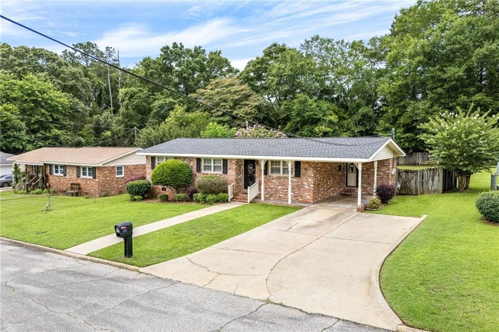 304 S 17th Ave, Lanett, AL 36863