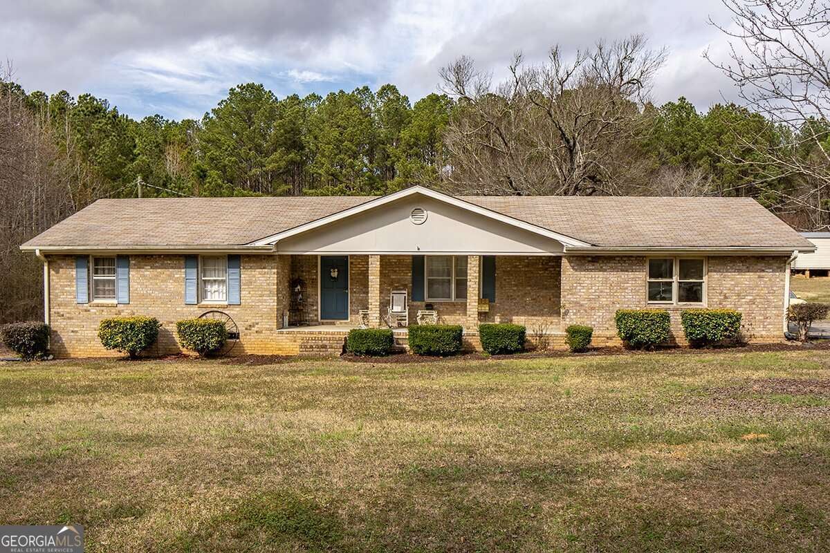 724 Earl North Rd, Newnan, GA 30263