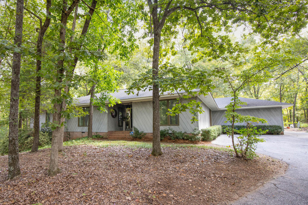 17 Moses Pl, Phenix City, AL 36869