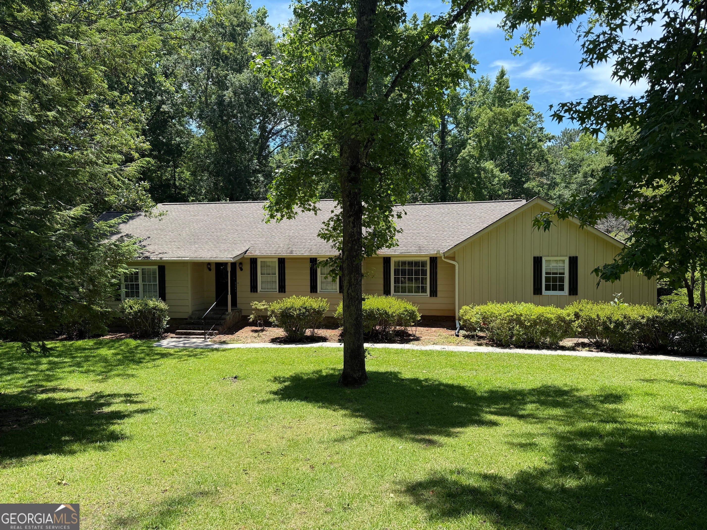 135 Kennesaw Dr, Thomaston, GA 30286