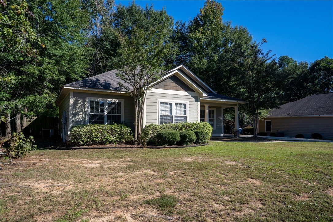 365 Embry Ln, Auburn, AL 36830, A charming single-story home nestled against a den