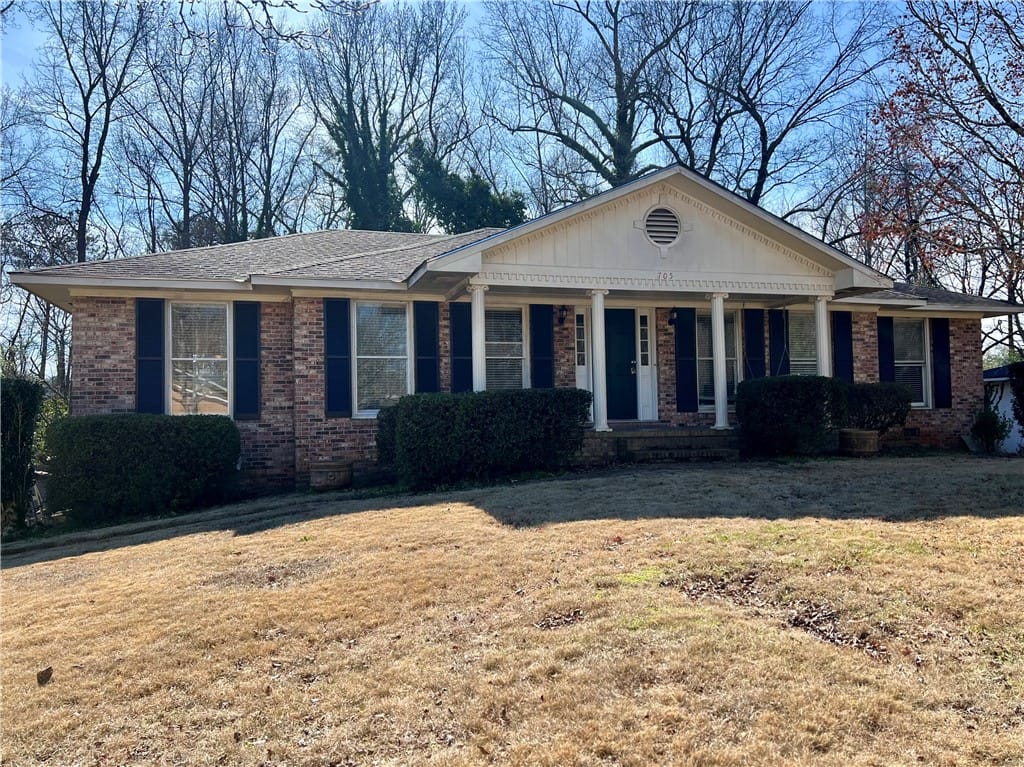 705 N Hills Dr, Opelika, AL 36801