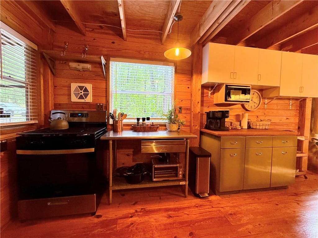 81 FOREST, Notasulga, AL, 36866 — Photo 2