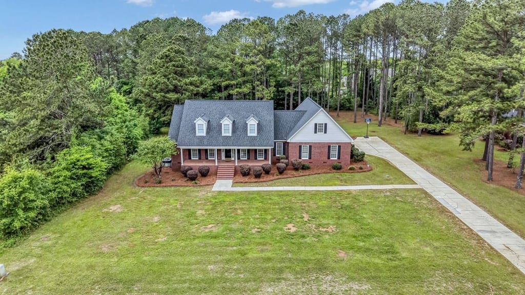 135 Aspen Dr, Leesburg, GA 31763