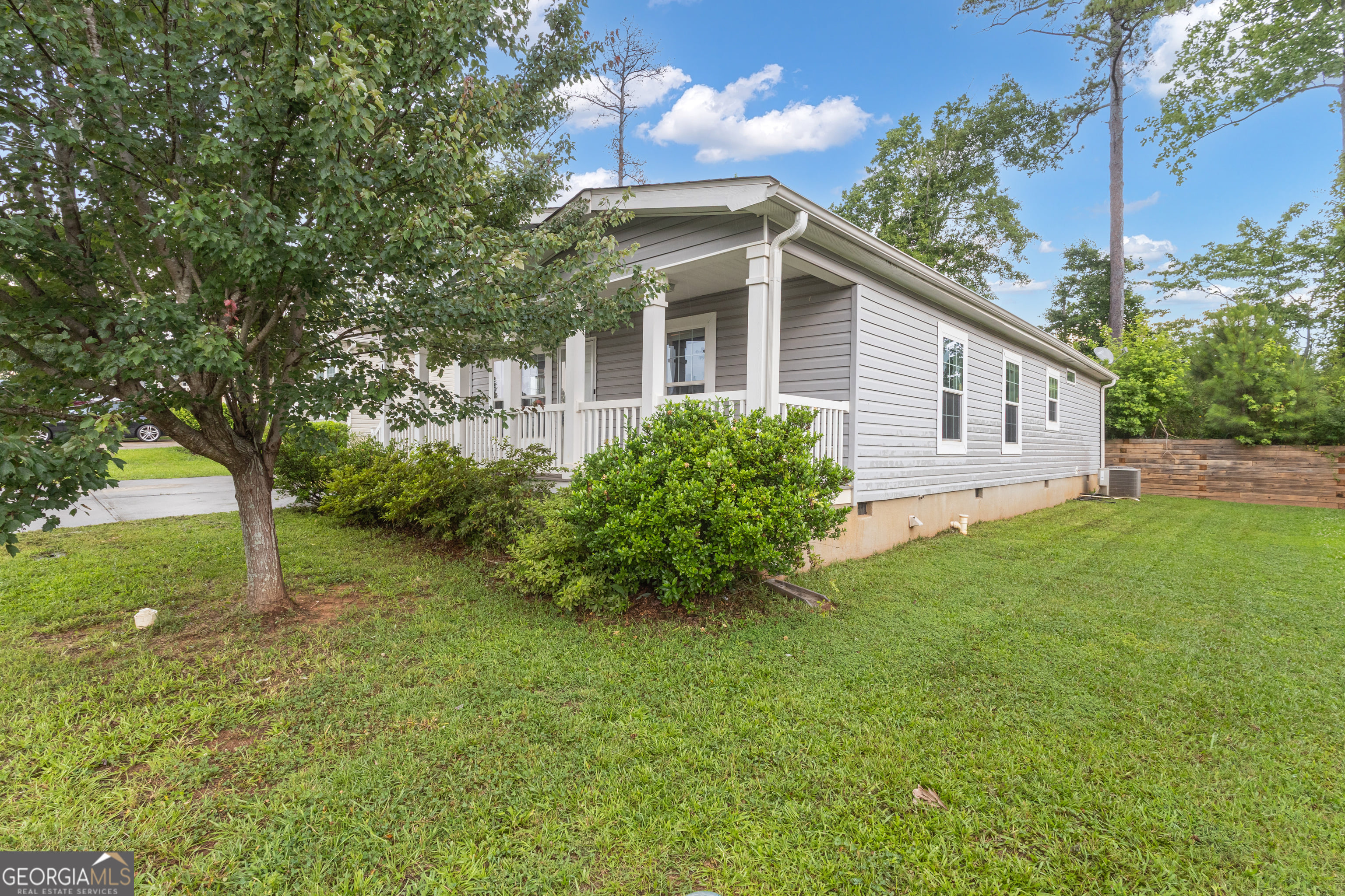 109 Willow Dr E, Newnan, GA 30263
