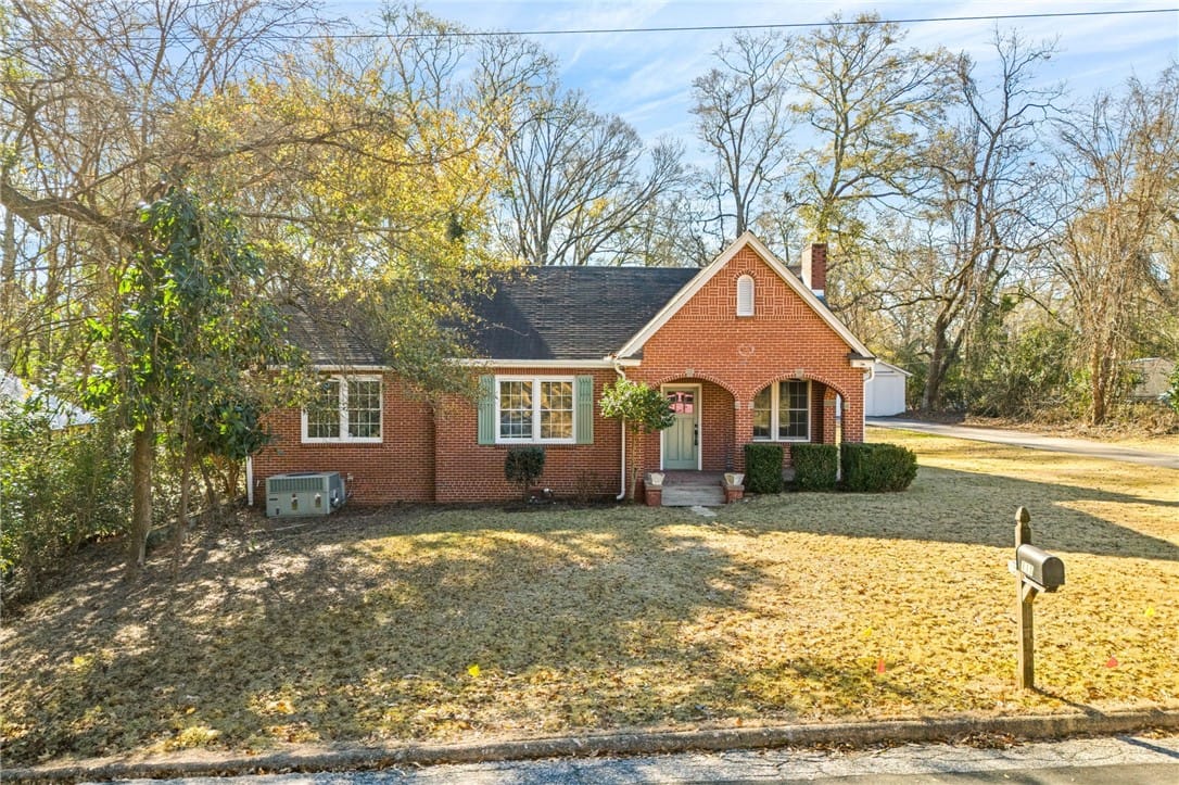 111 Vaughan Avenue, Opelika, AL, 36801