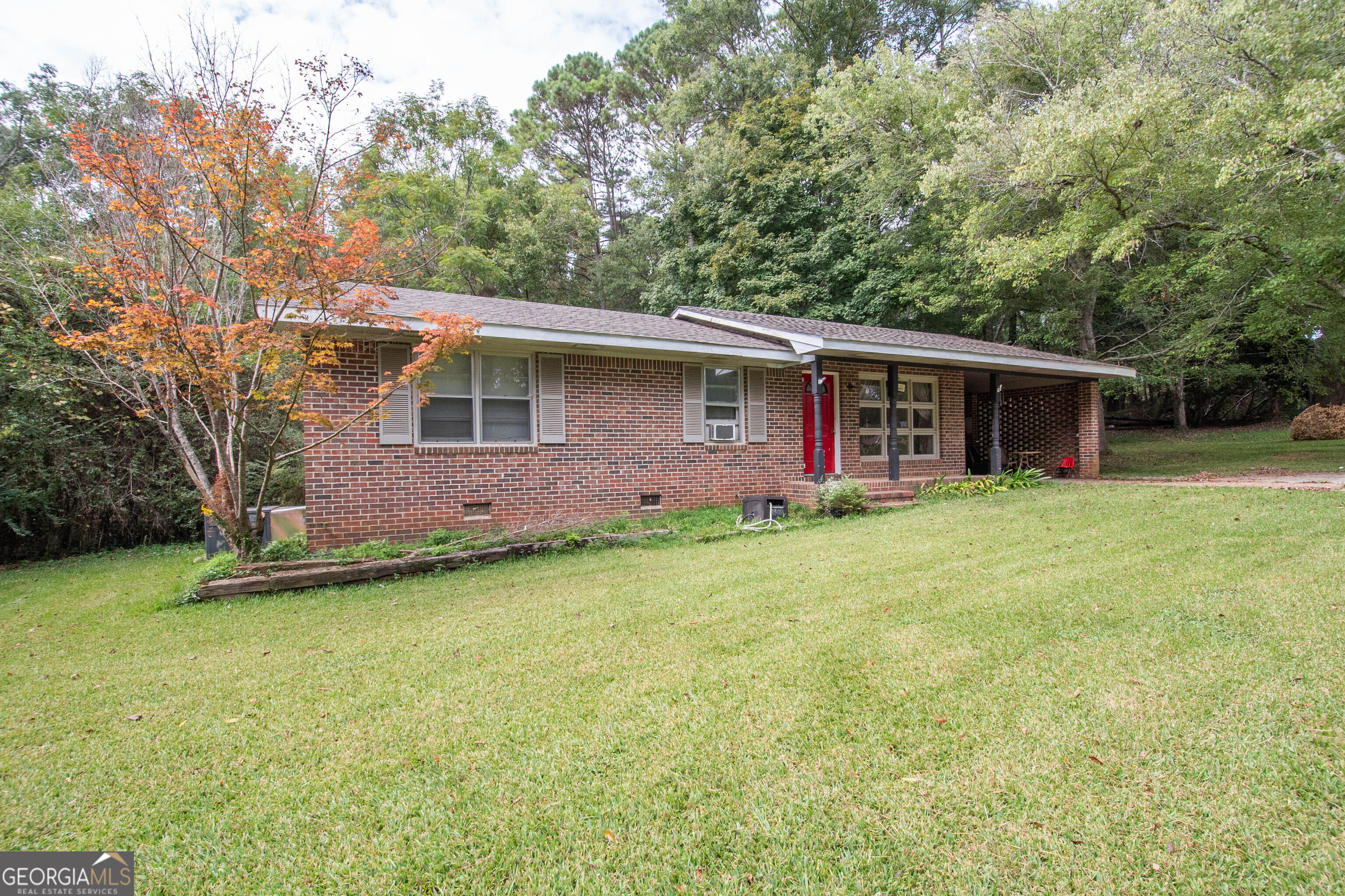 141 Avery Dr, LaGrange, GA 30240