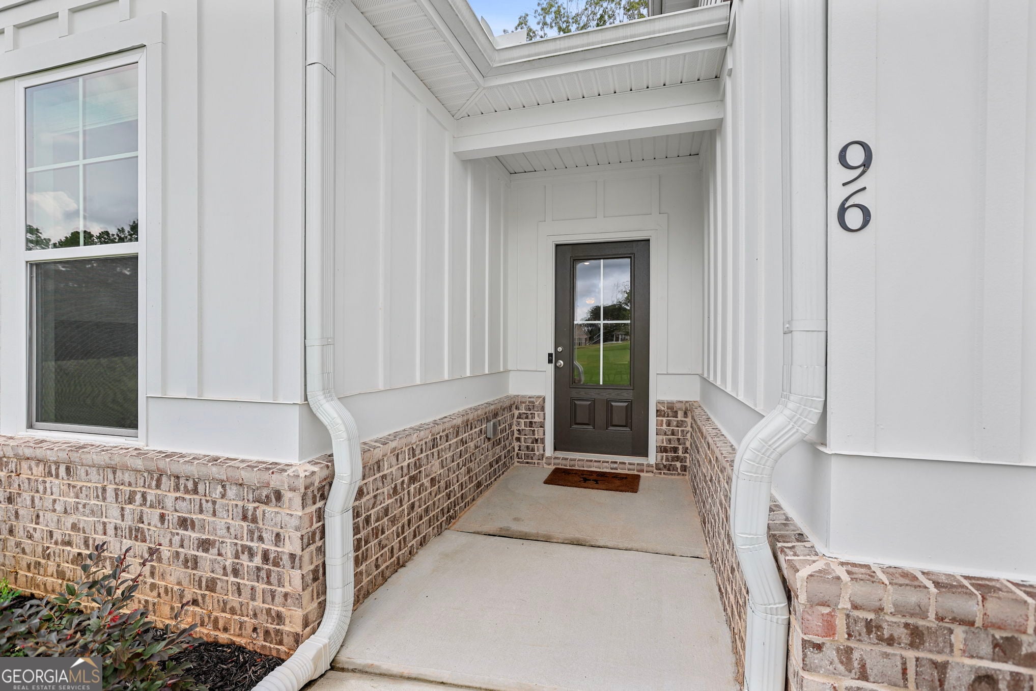 96 Whites Pond Rd, Moreland, GA 30259