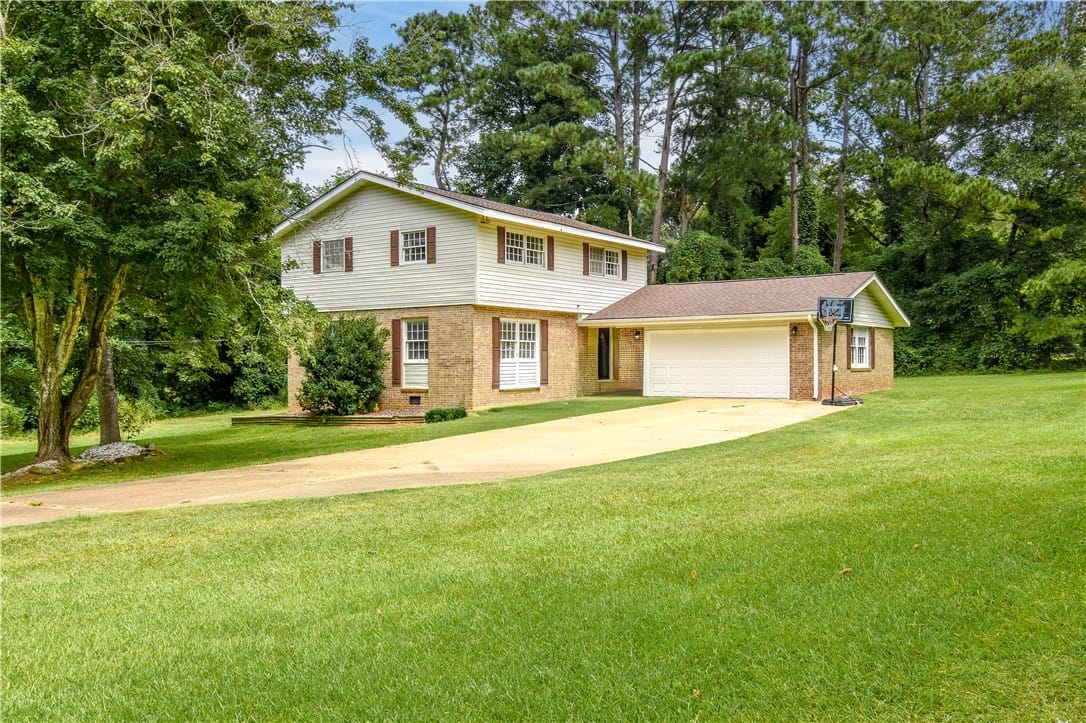 1458 Clubview Drive, Alexander City, AL, 35010