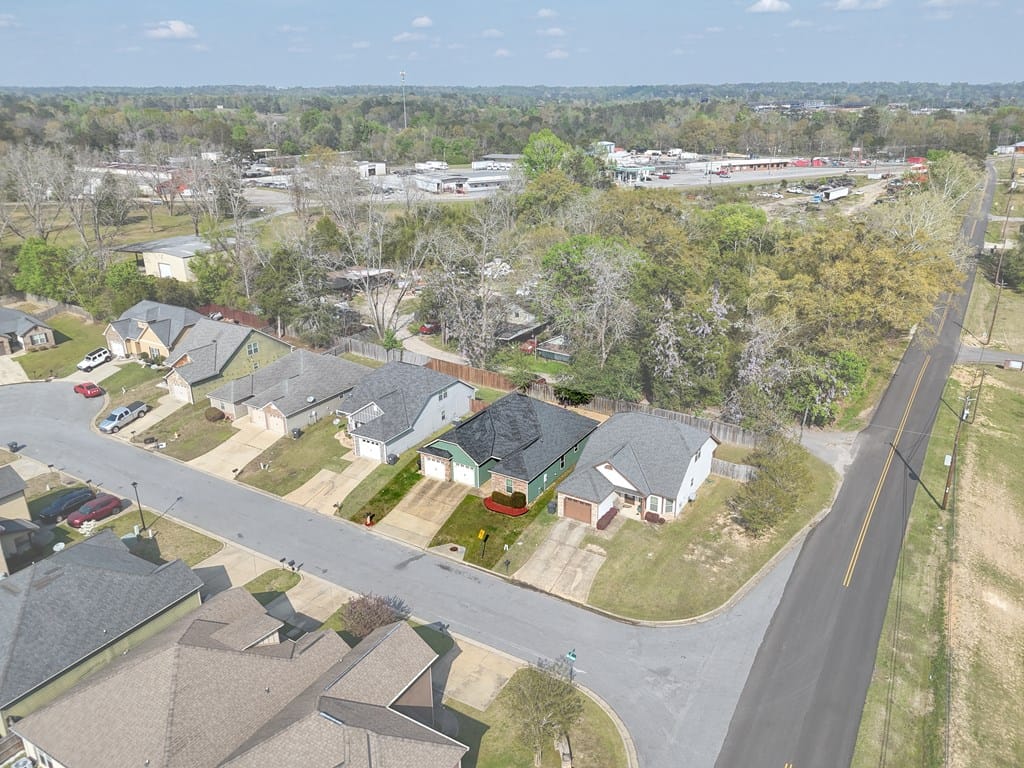 4 Hickory Heights Drive, Phenix City, AL, 36870 — Photo 2