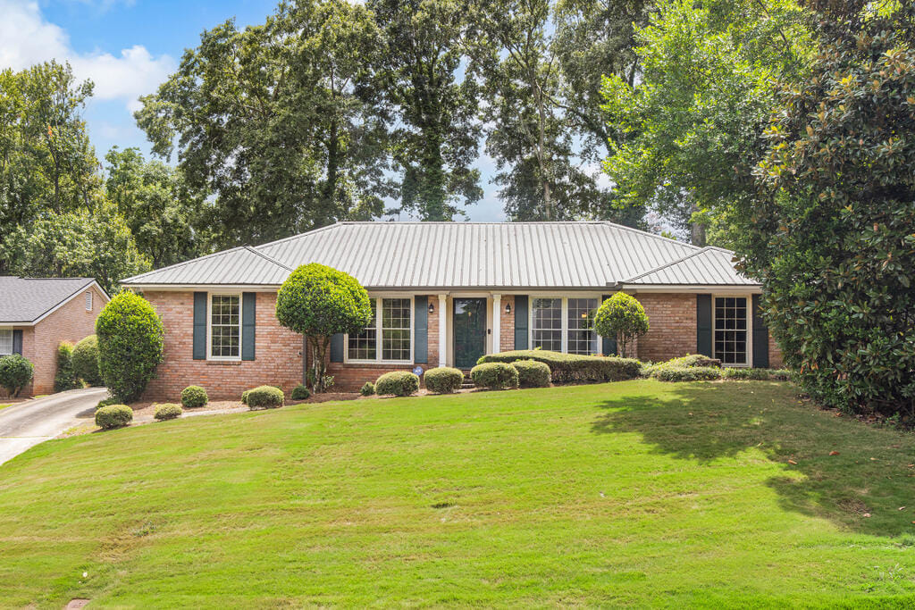 6240 Charing Dr, Columbus, GA 31909