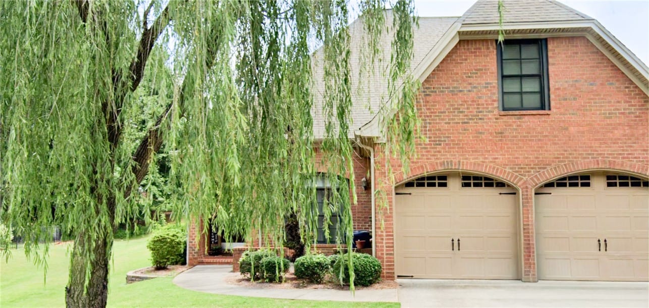 2172 N Donahue Dr, Auburn, AL 36879
