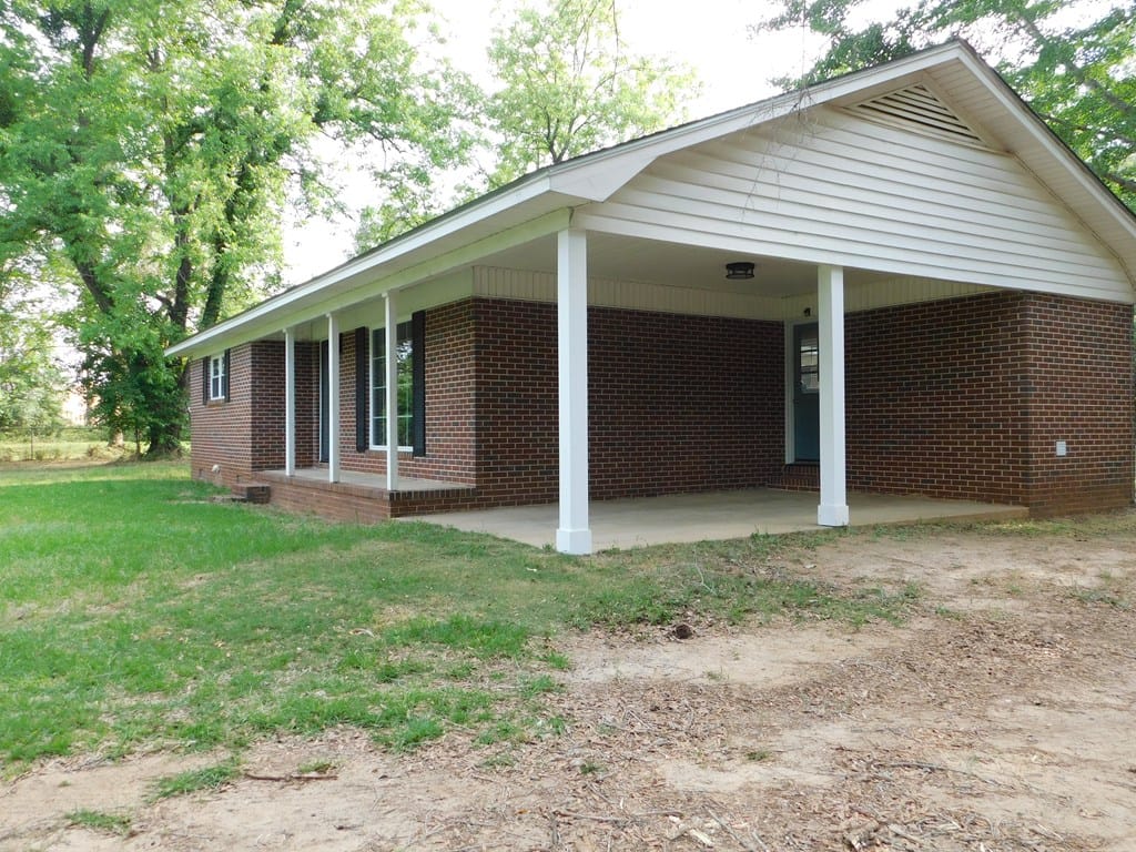 1001 Old Pretoria Rd, Albany, GA 31721, FRONT VIEW OF CARPORT