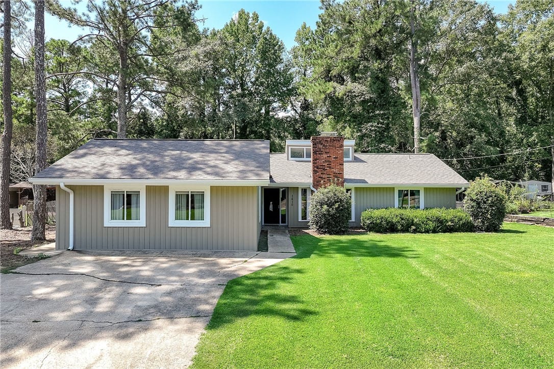 1410 INDIA, Opelika, AL, 36801