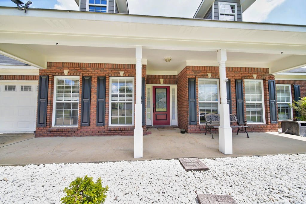 57 Meadowlark Dr, Smiths Station, AL 36877