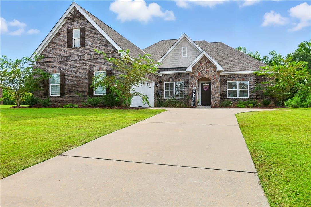 676 High Fld Ct, Opelika, AL 36804