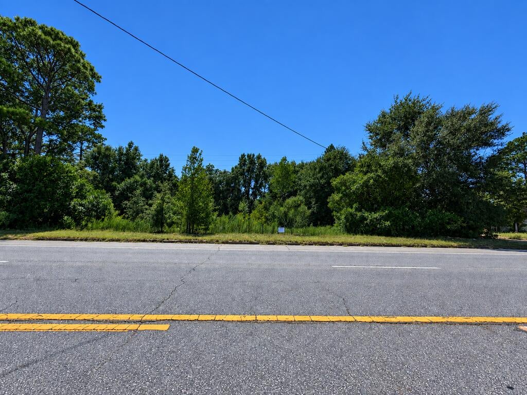 2942 Sylvester Rd, Albany, GA 31705