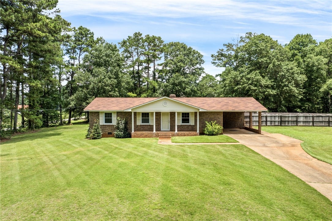 516 Pinecrest Drive East, La Fayette, AL, 36862