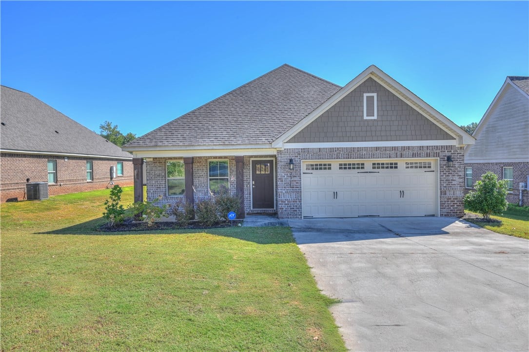 2355 Sherwood Dr, Opelika, AL 36801