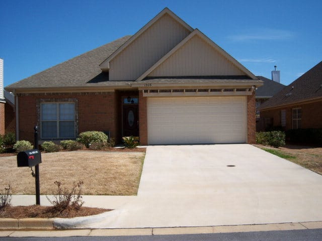 1306 AUBIE, Auburn, AL, 36830