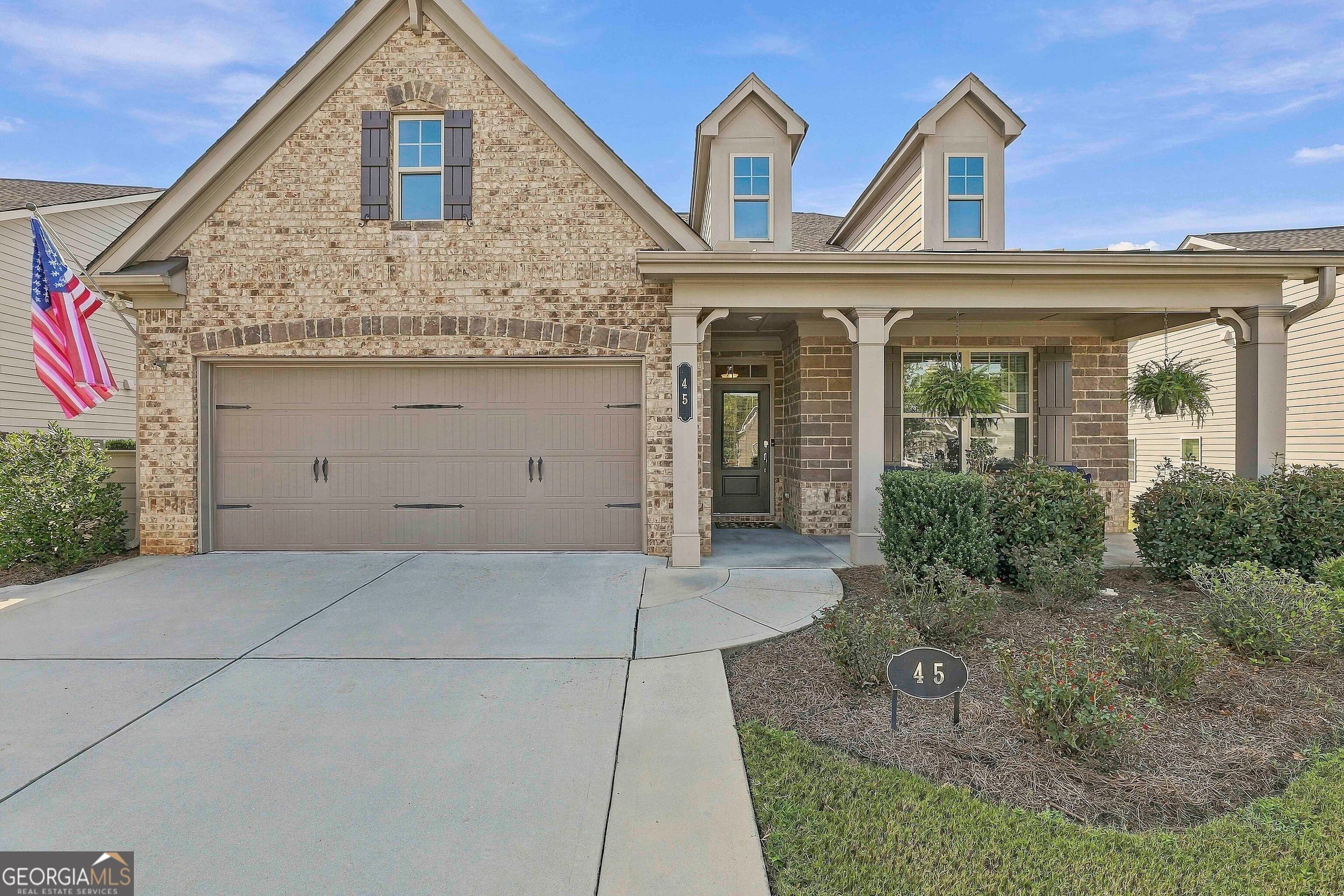 45 Maple Leaf Rd, Sharpsburg, GA 30277
