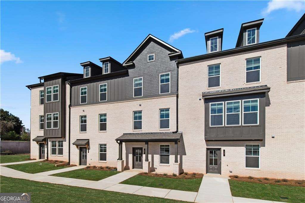 2818 Daybreak Ln, Newnan, GA 30265