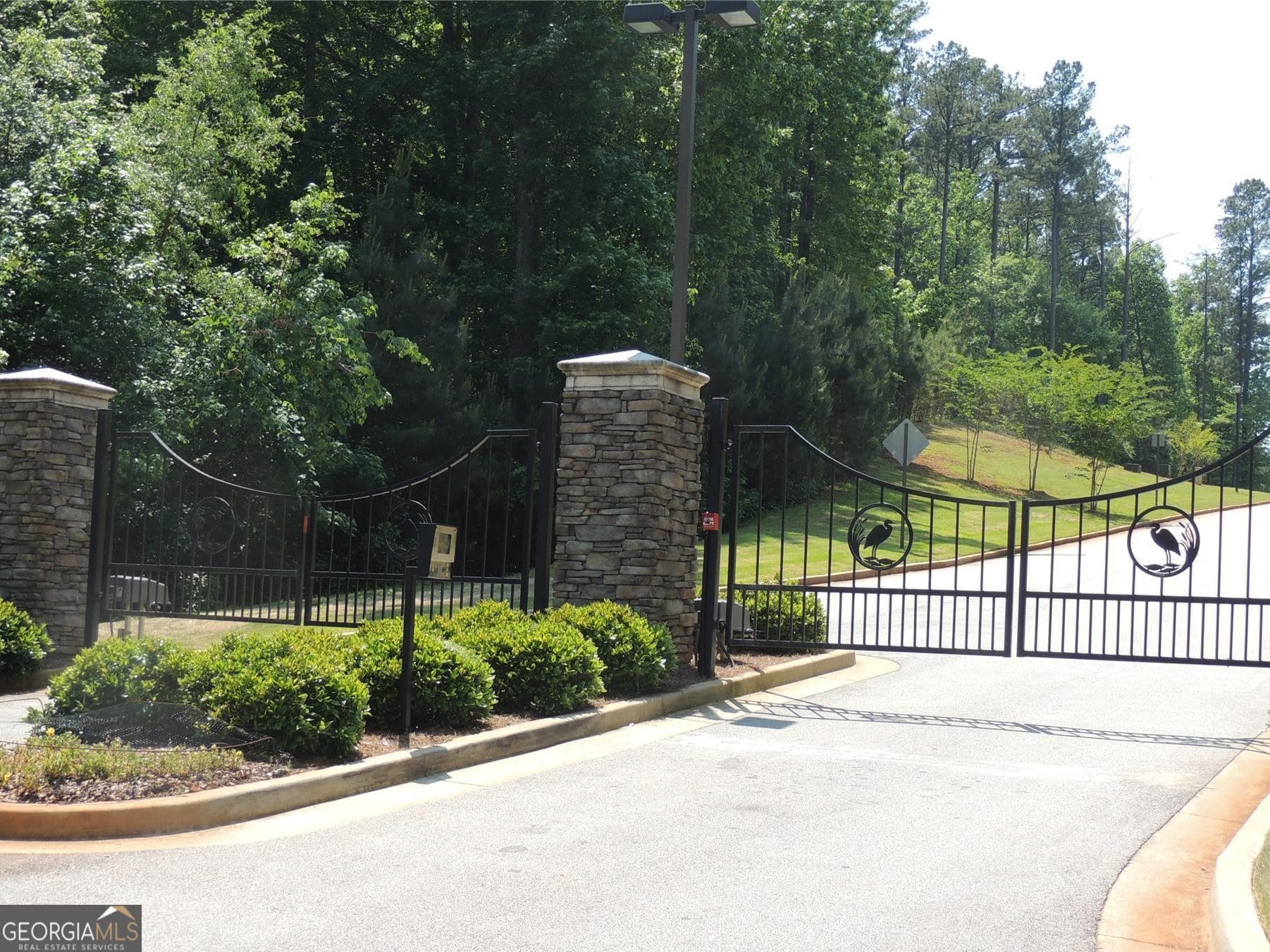 311 Willow Pointe Dr, LaGrange, GA 30240