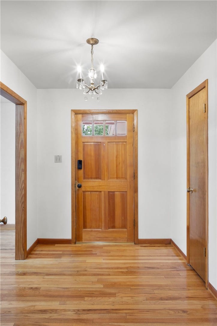 117 S 20th St, Lanett, AL 36863