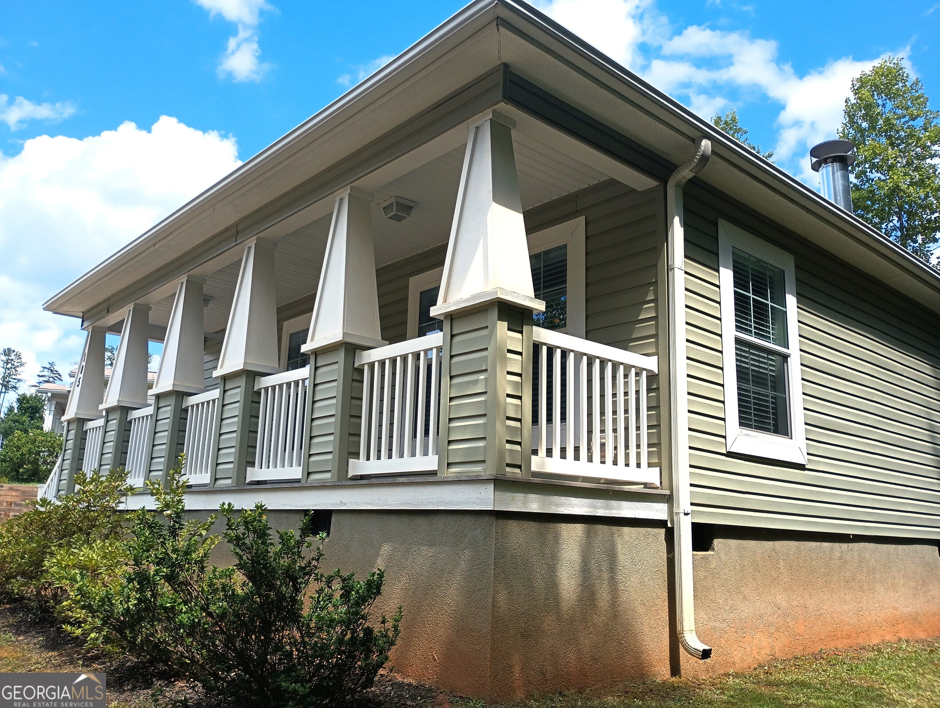 105 Bob White Ln, Newnan, GA 30263
